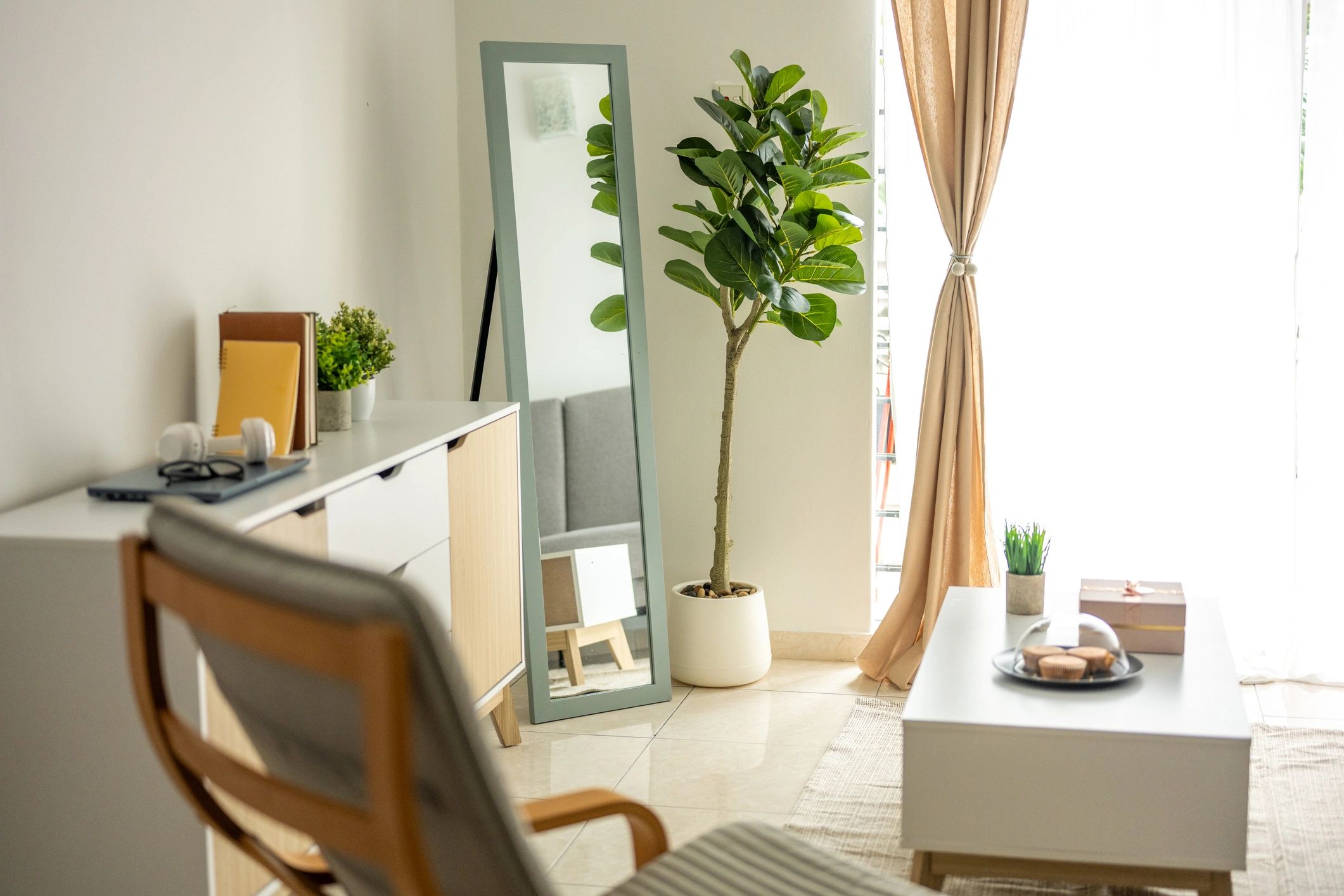 Elegant decor setting for orders and payments section